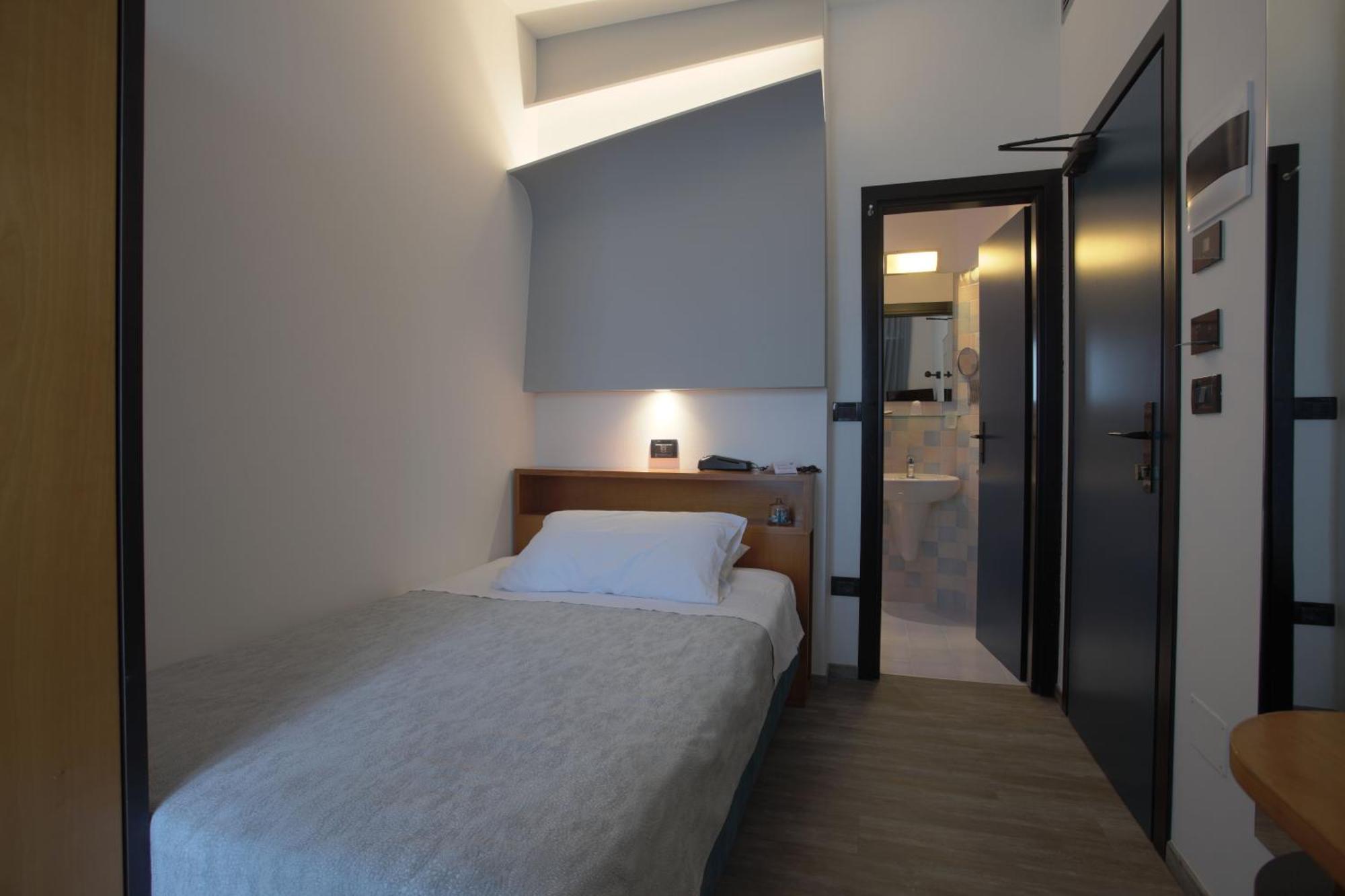 Hotel Ali D'Oro Римини Номер фото