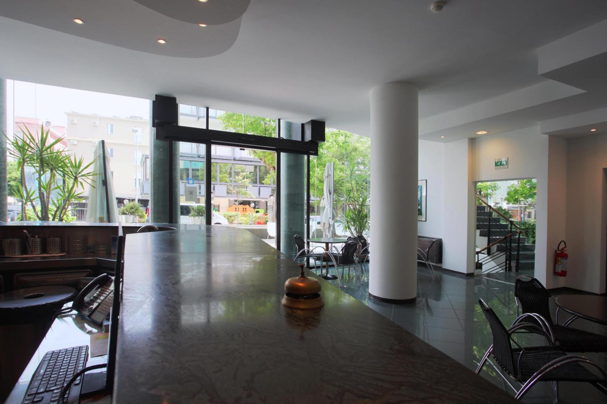 Hotel Ali D'Oro Римини Экстерьер фото