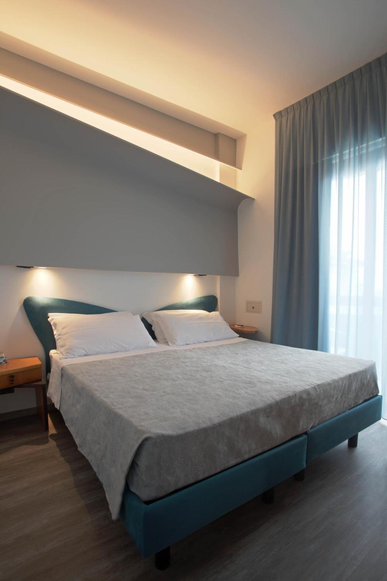 Hotel Ali D'Oro Римини Экстерьер фото